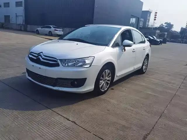 Citroën C4 2013 Sedan 1.6L Manual Premium Edition