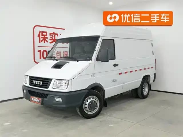 Iveco DeYi 2020 2.8T V35 Van with Dual Tires, Mid-Roof, 3 Seats, Side Sliding Door, National VI Emission Standard