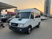 Iveco DeYi 2023 2.5T A35M1 Short Wheelbase Mid-Roof Dual Tires Side Sliding Door 5-9 Seats — миниатюра 2