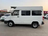 Iveco DeYi 2023 2.5T A35M1 Short Wheelbase Mid-Roof Dual Tires Side Sliding Door 5-9 Seats — миниатюра 4