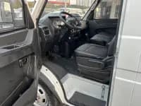 Iveco DeYi 2023 2.5T A35M1 Short Wheelbase Mid-Roof Dual Tires Side Sliding Door 5-9 Seats — миниатюра 9