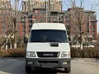 Iveco DeYi 2020 2.5T A35 Bus, Single Tire, Mid-Roof, 5-9 Seats, National VI Emission Standard — миниатюра 2