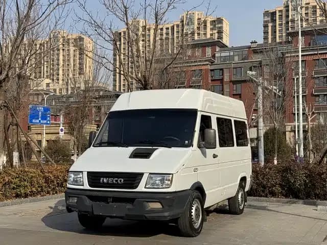 Iveco DeYi 2020 2.5T A35 Bus, Single Tire, Mid-Roof, 5-9 Seats, National VI Emission Standard