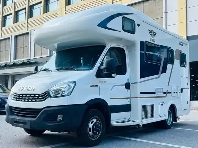 Iveco C-type rooftop motorhome, 2023 model, 3.0T automatic.
