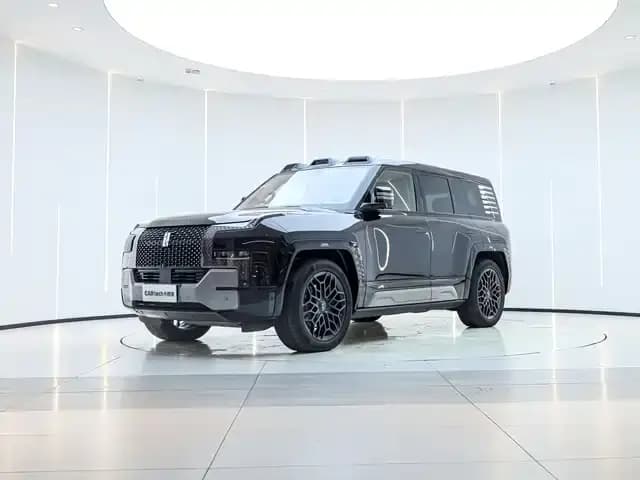 Looking up at the 2023 U8 Luxury Edition