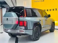 Looking up at the 2023 U8 Luxury Edition — миниатюра 12