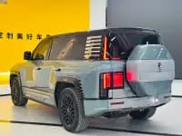 Looking up at the 2023 U8 Luxury Edition — миниатюра 13