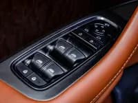 Looking up at the 2023 U8 Luxury Edition — миниатюра 16