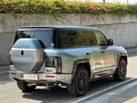 Looking up at the 2023 U8 Luxury Edition — миниатюра 5