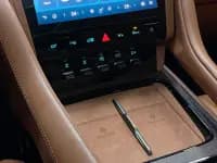 Looking up at the 2023 U8 Luxury Edition — миниатюра 15