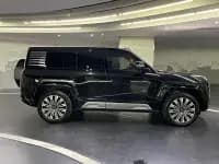 Looking up at the 2023 U8 Luxury Edition — миниатюра 6