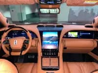 Looking up at the 2023 U8 Luxury Edition — миниатюра 7