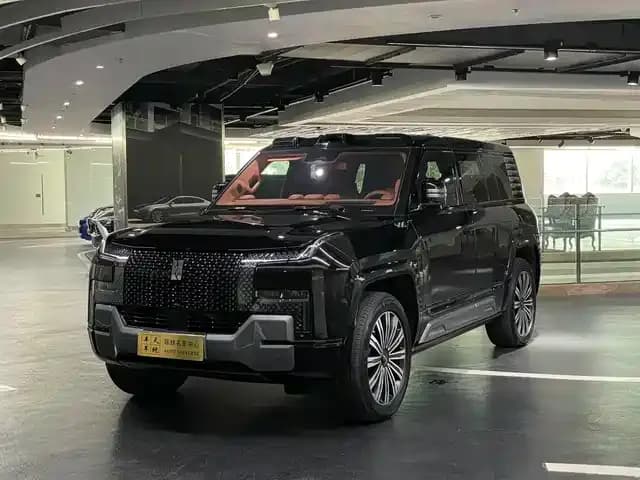 Looking up at the 2023 U8 Luxury Edition