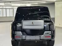 Looking up at the 2023 U8 Luxury Edition — миниатюра 11