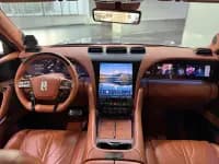 Looking up at the 2023 U8 Luxury Edition — миниатюра 4