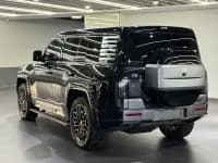 Looking up at the 2023 U8 Luxury Edition — миниатюра 10