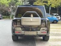 Looking up at the 2023 U8 Luxury Edition — миниатюра 5