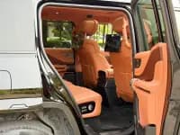 Looking up at the 2023 U8 Luxury Edition — миниатюра 10