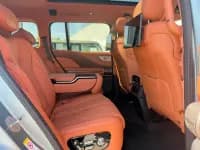 Looking up at the 2023 U8 Luxury Edition — миниатюра 9