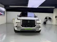 Looking up at the 2023 U8 Luxury Edition — миниатюра 2