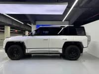 Looking up at the 2023 U8 Luxury Edition — миниатюра 4