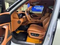 Looking up at the 2023 U8 Luxury Edition — миниатюра 5