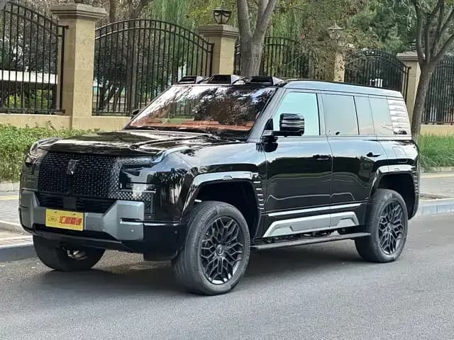 Looking up at the 2023 U8 Luxury Edition