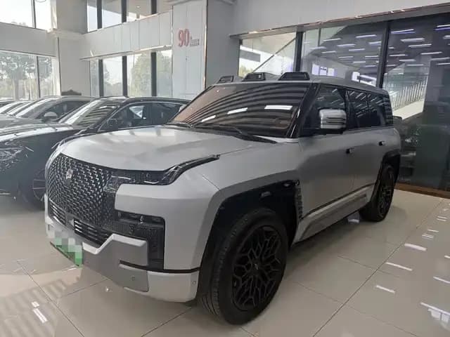 Looking up at the 2023 U8 Luxury Edition