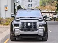 Looking up at the 2023 U8 Luxury Edition — миниатюра 2