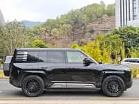 Looking up at the 2023 U8 Luxury Edition — миниатюра 4