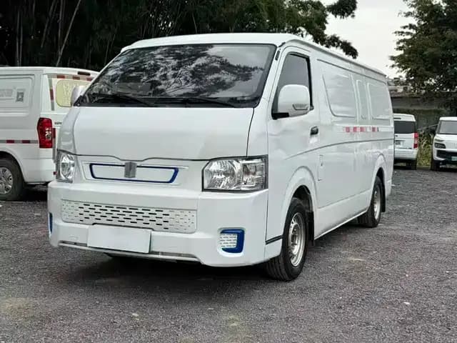 CATL E6 2022 model low-roof van with CATL 41.84kWh power supply