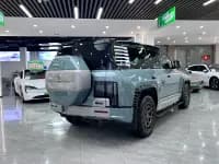 Looking up at the 2023 U8 Luxury Edition — миниатюра 13