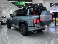 Looking up at the 2023 U8 Luxury Edition — миниатюра 14