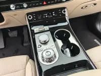 Genesis GV70 2025 2.5T 2WD Luxury Edition — миниатюра 12