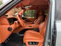 Looking up at the 2023 U8 Luxury Edition — миниатюра 6