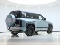 Looking up at the 2023 U8 Luxury Edition — миниатюра 2