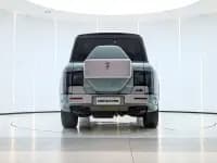 Looking up at the 2023 U8 Luxury Edition — миниатюра 6