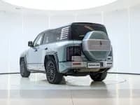 Looking up at the 2023 U8 Luxury Edition — миниатюра 7