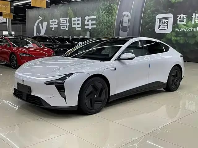 2024 Geely X7 Standard Edition
