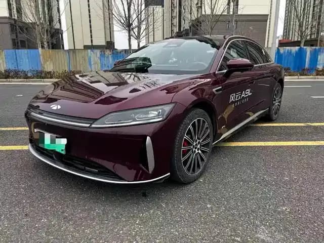 Fengyun A9L 2025 All-Wheel Drive High-Performance Peak Edition